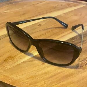Gorgeous Nina Ricci Ladies Sunglasses